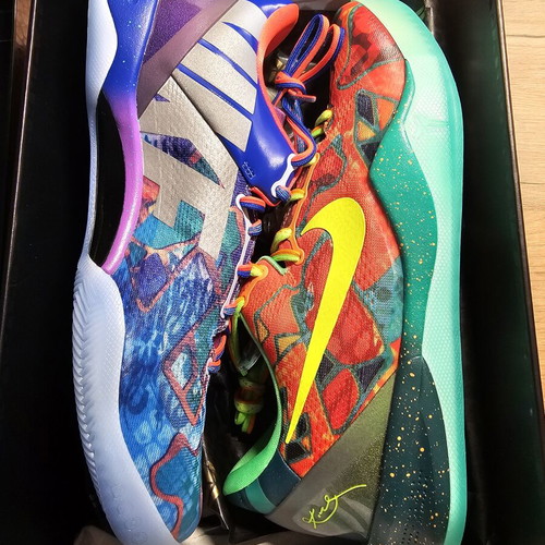 Nike Kobe 11 sneakers new, collectible with extra laces
