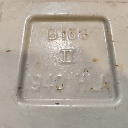 Military Metal Box vintage 1940 used, collectible militaria