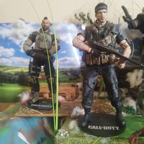 Call of Duty MacFarlane diorama with Seraph, Frank Woods, Soap, Ghost, and more, like new