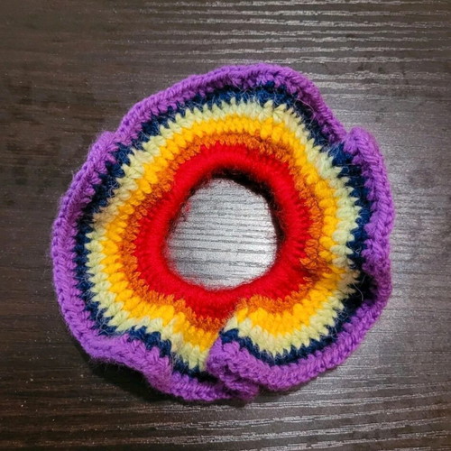 Scrunchie crocheted like new, multicolored