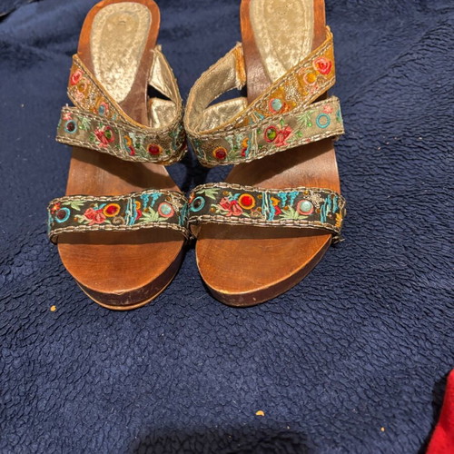 Boho sandal like new with wood and embroidery, 10cm heel, multicolor, size 39