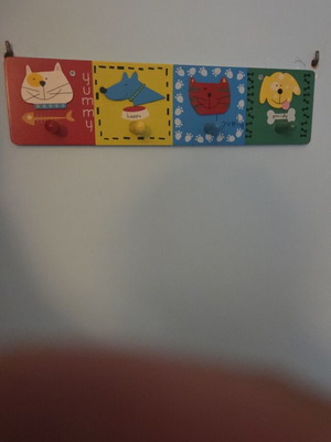 Children's wooden hanger with animal design