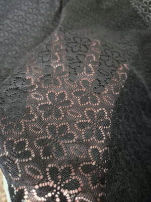 Μαύρο τοπ Attrattivo σαν καινούργιο, μέγεθος M