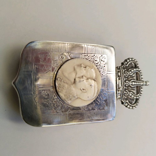 Wedding favor from the last royal couple like new