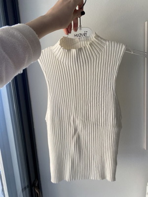 H&M Divided ribbed cream turtle neck crop top
