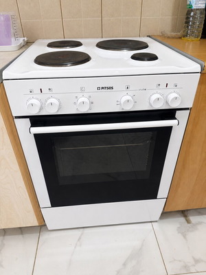 Pitsos white freestanding cooker