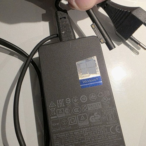 Surface charger 65W genuine like new