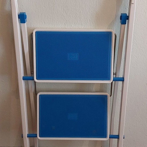 Step stool 2-step blue like new