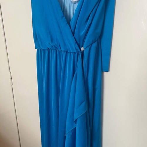 Midi dress new unworn blue, size ML with elastic waist