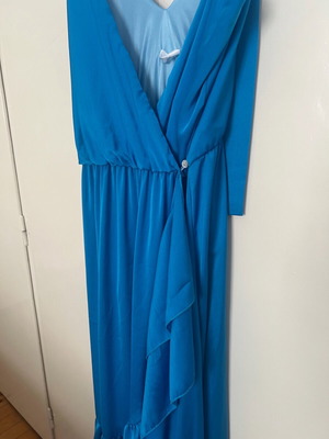 Midi dress new unworn blue, size ML with elastic waist