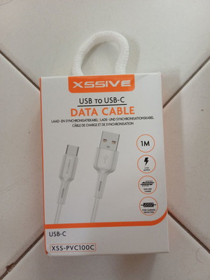 Data cable USB to USB-C XSSIVE 100cm like new