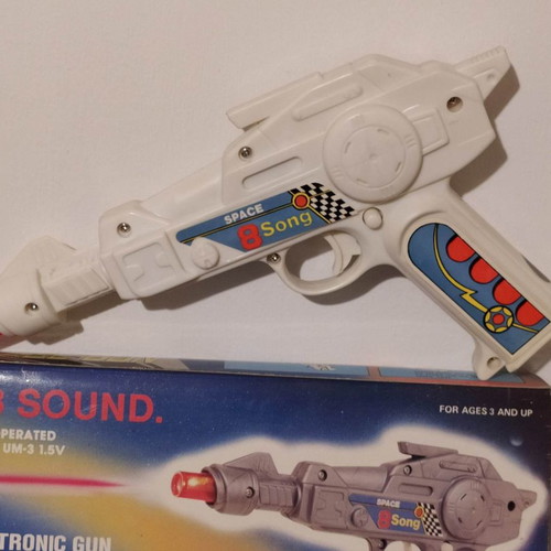 Space electronic gun old functional with nice sounds