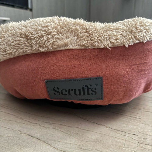 Scruffs dog and cat bed new, 45 cm diameter