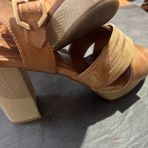 Wrangler suede sandals size 39 beige like new