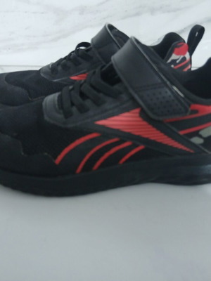 Reebok αθλητικά παιδικά παπούτσια σαν καινούργιο, νούμερο 31, μαύρα
