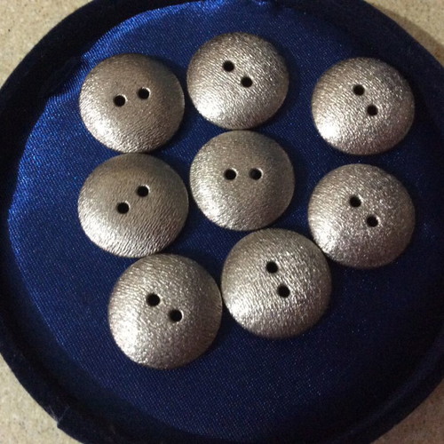 Plastic buttons pack of 8 like new, silver, 2 cm diameter
