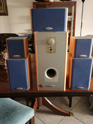 Ηχεία home cinema Roadstar μεταχειρισμένα, σετ 6 τεμαχίων 300 watts
