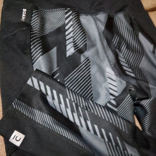 Domyos fitness leggings new, black with grey patterns, size M