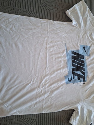 Nike boys' short-sleeve t-shirt like new, white and blue