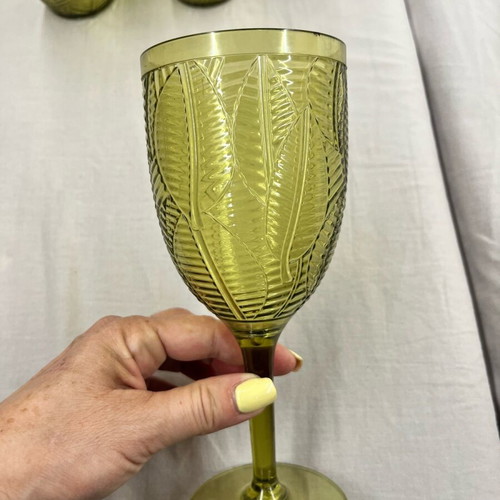 Reusable plastic wine and water glasses like new with designs