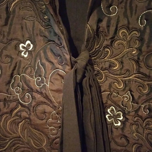 Brown matelassé/brocade jacket like new with tie closure