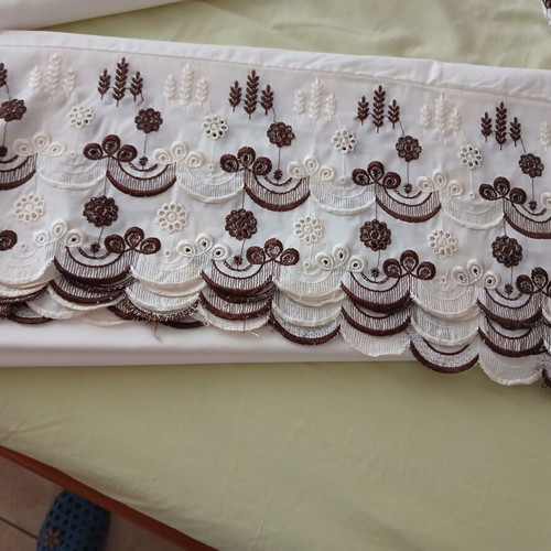 Bed sheet set with brown machine embroidery, 2 pillowcases