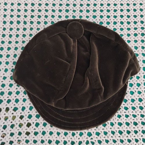 Velvet Tragiaska hat olive green, like new, kids 3-5 years