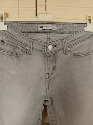 Levi's women's Demi Curve low rise skinny jeans like new, gray