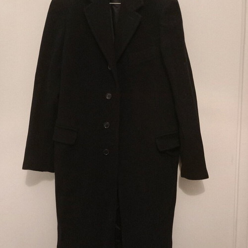 Black wool coat like new, size 48