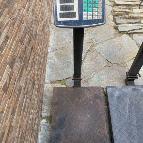 Platform scales used, up to 200 kg each