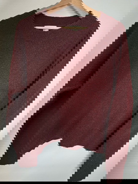 Burgundy jumper
