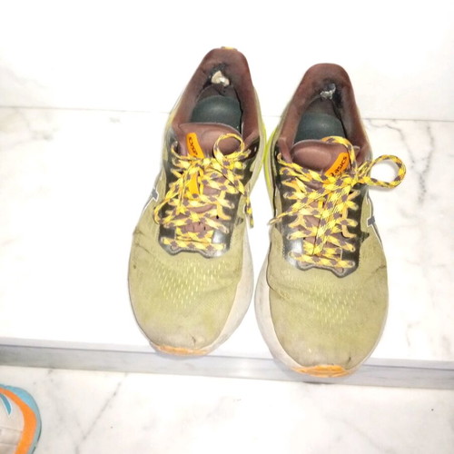 Asics athletic shoes used, size 43, green and yellow