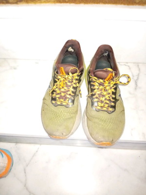 Asics athletic shoes used, size 43, green and yellow