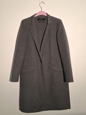 Zara gray coat like new with V-neck and pockets