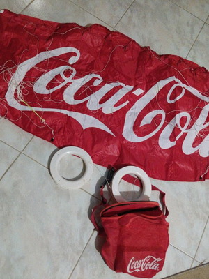 Coca Cola συλλεκτικά αντικείμενα με αχρησιμοποίητα σκουφάκια και μπάλα Moscow 2018