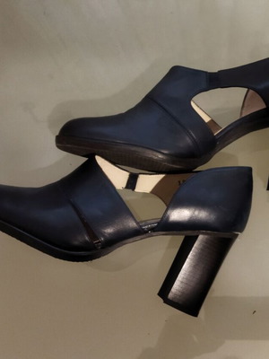 Leather heels used size 39 blue
