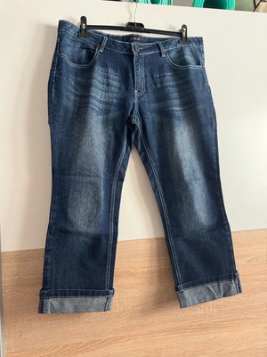 Crop jeans Lola size XL blue, like new
