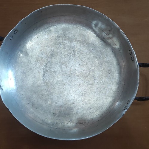 Vintage kitchenware set used, 2 sahani, tray, salad bowl, pot
