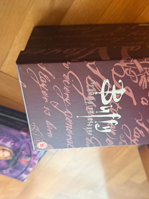 Buffy the Vampire Slayer collector box set DVD like new
