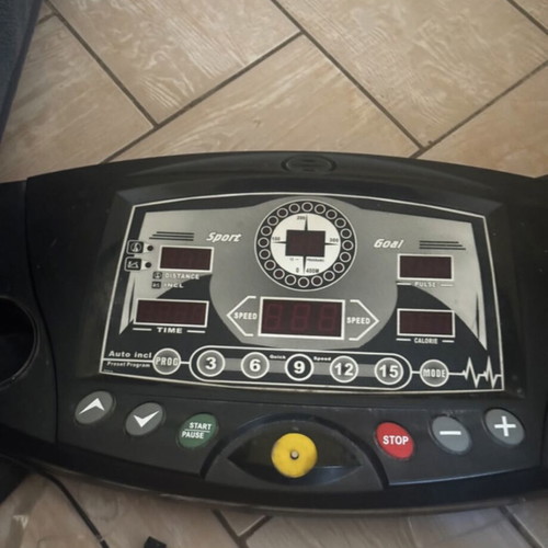 Treadmill used, multifunctional with electric incline and LCD screen