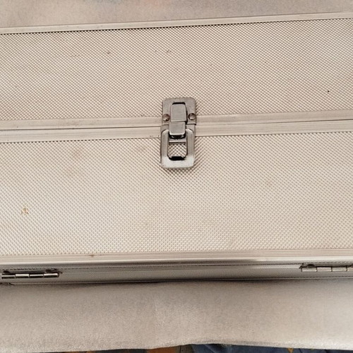 Silver case used, dimensions 35x20x12 cm