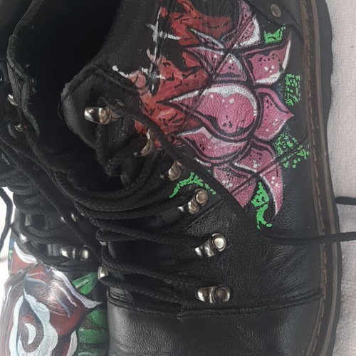Unisex boots hand-painted, like new, size 40, black