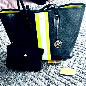 Michael kors extra large bag like new