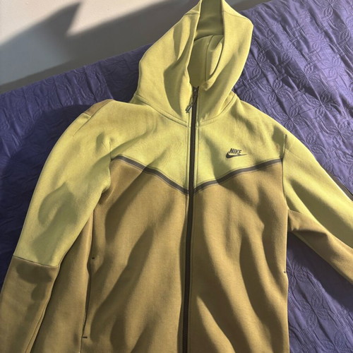 Nike Tech Fleece green used, size large, rare jacket with small hole