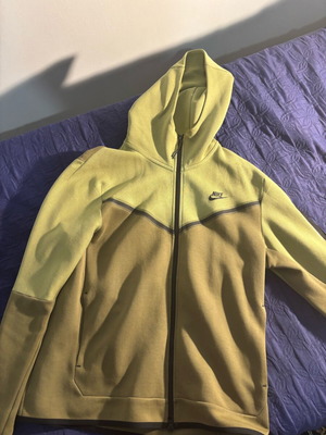 Nike Tech Fleece green used, size large, rare jacket with small hole