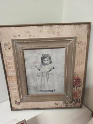 Picture frame like new, size 47x40 cm