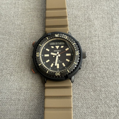 Seiko Prospex Arnie Re-Issue Safari Solar Diver's Watch SNJ029P1 like new
