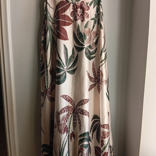 Satin long dress new, beige and green