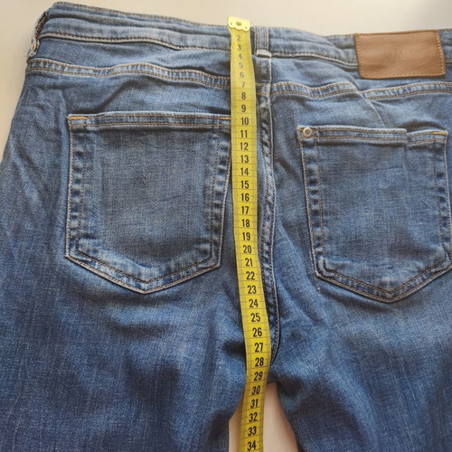H&M women's girlfriend-fit jeans, size XS, blue
