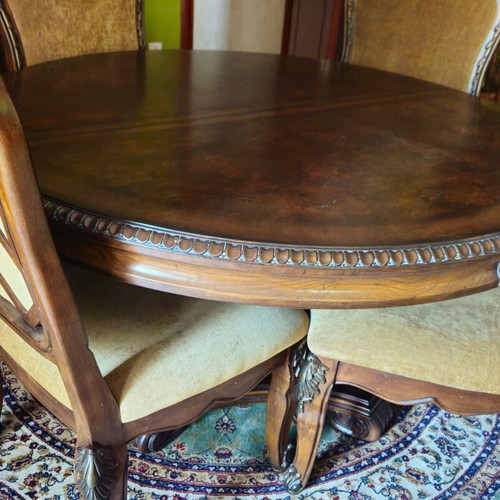 Oval carved dining table made of solid walnut wood like new